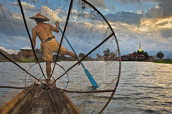 Steve-McCurry_BURMA decorative image of Steve-McCurry_BURMA ,   2017-02-14 14:36:59