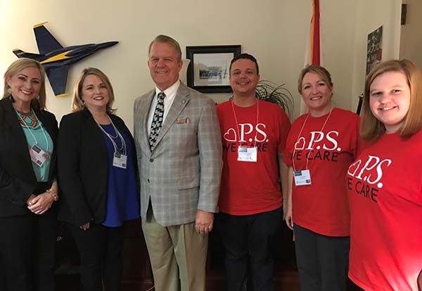 Convention1.jpg decorative image of Convention1.jpg ,   2017-04-17 14:42:17