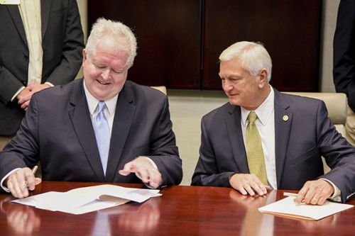 decorative image of Articulation_agreement ,   2017-10-25 07:54:23