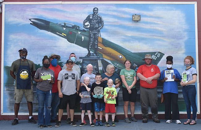 groupshot_650 decorative image of groupshot_650-1 , PSC student-veterans, organizations give back to local community 2020-08-17 15:57:35