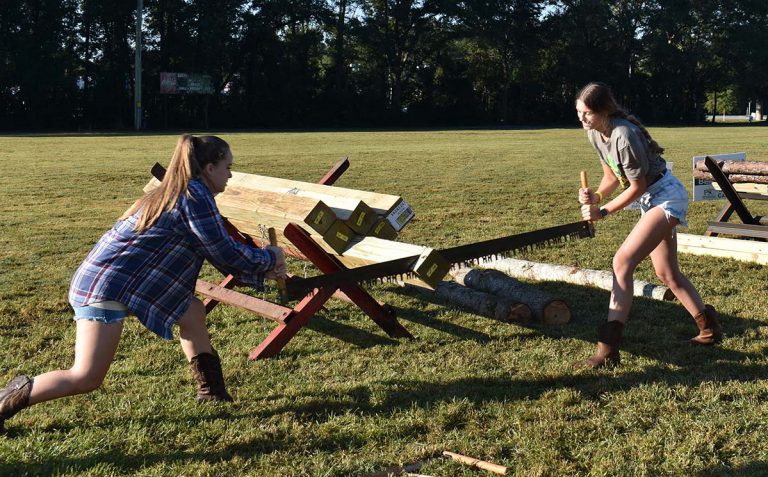decorative image of crosscutting , PSC Lumberjack Festival brings out variety of sports and outdoor enthusiasts 2021-10-12 16:12:39