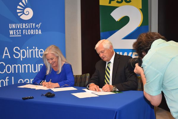 decorative image of 22-signing_02-sm , PSC, UWF sign “trend-setting” articulation agreement to help students transition seamlessly 2022-04-07 12:06:51