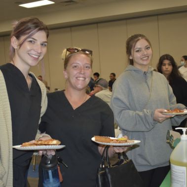 decorative image of DSC_0385-2 , Pizza with the President brings students, administration together 2022-10-07 08:27:31
