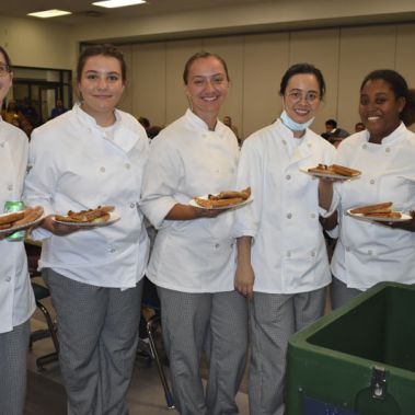 decorative image of DSC_0387-2 , Pizza with the President brings students, administration together 2022-10-07 08:27:33