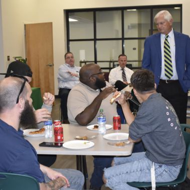 decorative image of DSC_0400-2 , Pizza with the President brings students, administration together 2022-10-07 08:27:35