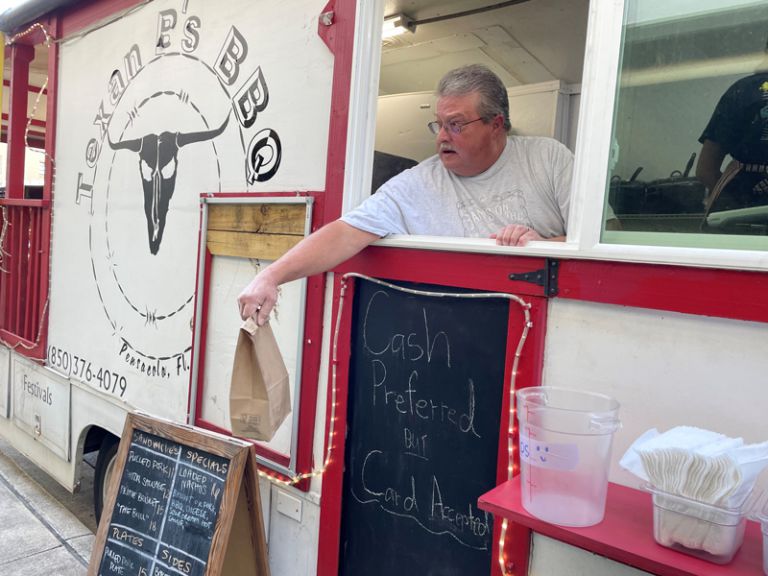 bbq2-sm decorative image of bbq2-sm , True Texan behind ‘Texan B’s BBQ’ is PSC Culinary Arts grad 2022-10-20 08:13:27