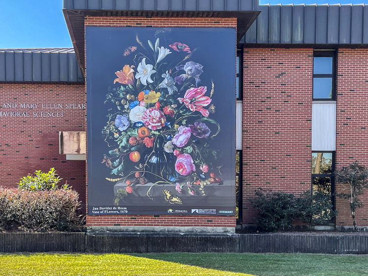 decorative image of outdoor-gallery-4-2 , Farewell, van Gogh’s ‘Starry Night,’ Hello Hopper’s ‘Nighthawks’ 2022-11-10 11:52:27