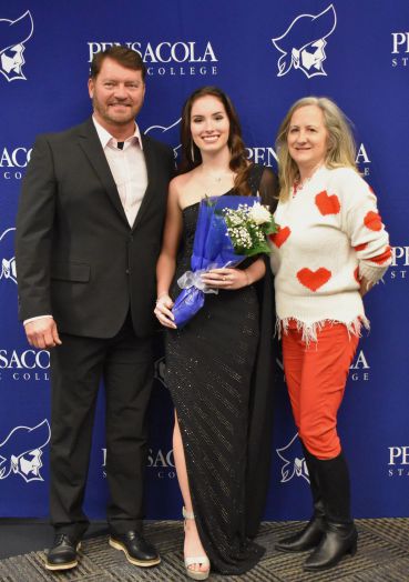 decorative image of Peyton-Owens-and-parents-scaled ,   2024-02-20 13:01:11