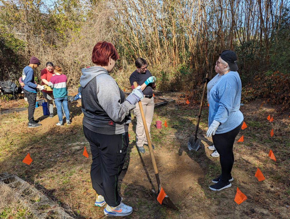 decorative image of pig3 , PSC crime scene tech students locate, examine carcass during annual pig dig 2024-02-20 11:55:58